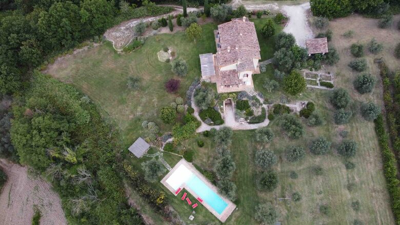 A Hilltop Country Villa in San Gemini - San Gemini, Italy