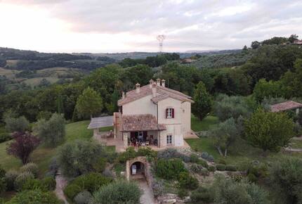 A Hilltop Country Villa in San Gemini - San Gemini, Italy