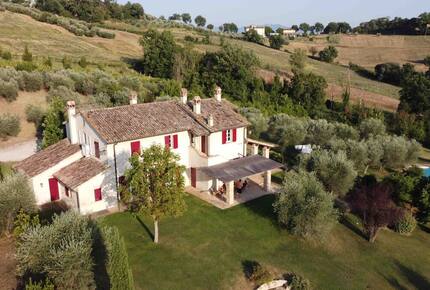 A Hilltop Country Villa in San Gemini - San Gemini, Italy