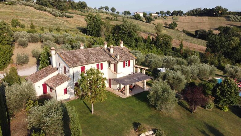 A Hilltop Country Villa in San Gemini - San Gemini, Italy