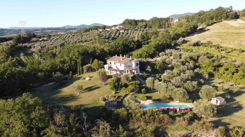 A Hilltop Country Villa in San Gemini - San Gemini, Italy