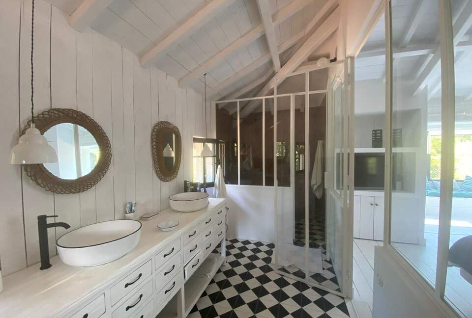 Tasteful French Hideaway with Outdoor Pool - Lège-Cap-Ferret, France