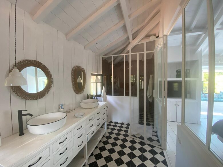 Tasteful French Hideaway with Outdoor Pool - Lège-Cap-Ferret, France