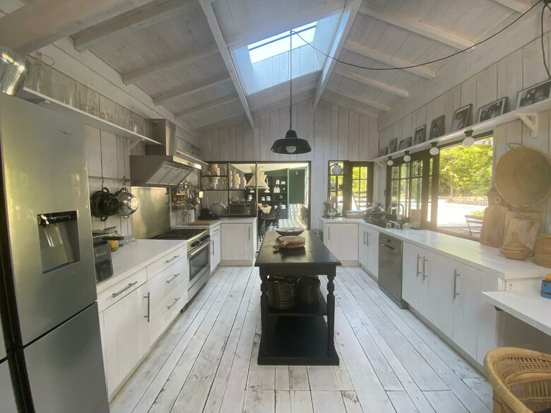 Tasteful French Hideaway with Outdoor Pool - Lège-Cap-Ferret, France