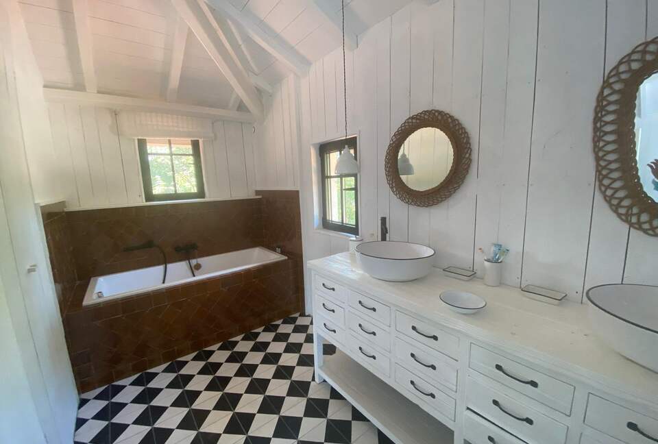 Tasteful French Hideaway with Outdoor Pool - Lège-Cap-Ferret, France