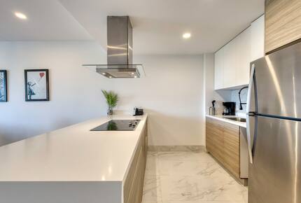 Stylish Coastal Escape in the Heart of Cabo San Lucas - Cabo San Lucas, Mexico