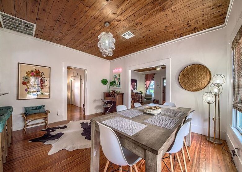 Comal River Bungalow | Steps to Schlitterbahn & Downtown - New Braunfels, Texas