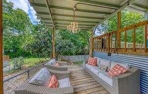 Comal River Bungalow | Steps to Schlitterbahn & Downtown - New Braunfels, Texas