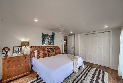 Comal River Bungalow | Steps to Schlitterbahn & Downtown - New Braunfels, Texas