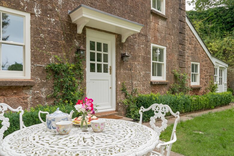 Charming 19th-Century Cottage - Tiverton, United Kingdom