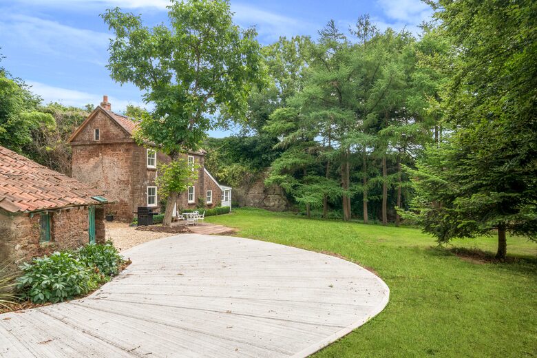Charming 19th-Century Cottage - Tiverton, United Kingdom