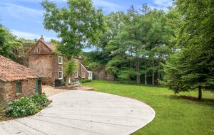 Charming 19th-Century Cottage - Tiverton, United Kingdom