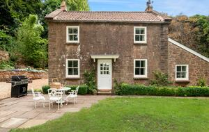 Charming 19th-Century Cottage - Tiverton, United Kingdom