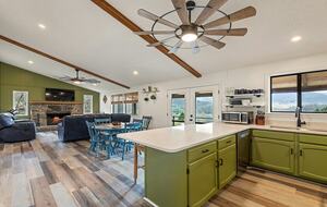 Modern Cabin Comfort in the Heart of Maggie Valley - Maggie Valley, North Carolina