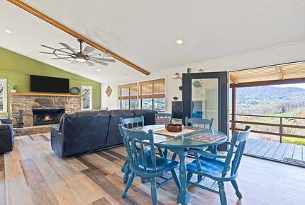 Modern Cabin Comfort in the Heart of Maggie Valley - Maggie Valley, North Carolina