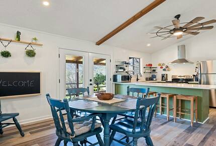 Modern Cabin Comfort in the Heart of Maggie Valley - Maggie Valley, North Carolina