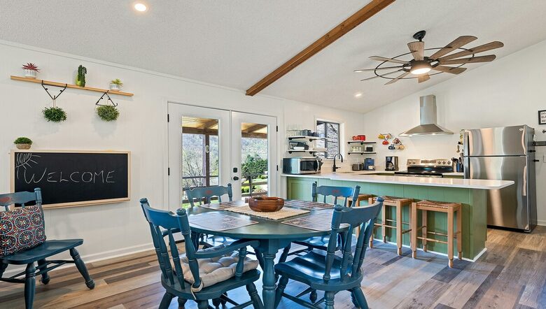 Modern Cabin Comfort in the Heart of Maggie Valley - Maggie Valley, North Carolina