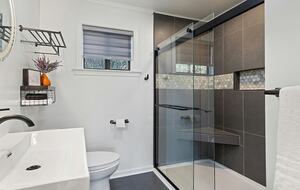 Modern Cabin Comfort in the Heart of Maggie Valley - Maggie Valley, North Carolina