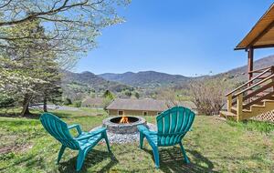 Modern Cabin Comfort in the Heart of Maggie Valley - Maggie Valley, North Carolina