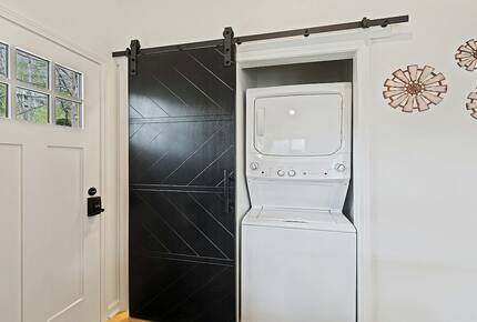 Modern Cabin Comfort in the Heart of Maggie Valley - Maggie Valley, North Carolina