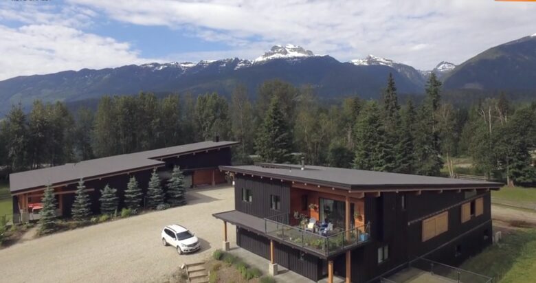 Reve Chalet | An 8-Acre Alpine Estate in the Heart of Revelstoke - Revelstoke, Canada
