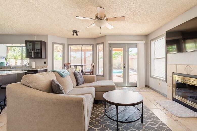 Sunlit Retreat Near South Mountain Trails - Phoenix, Arizona