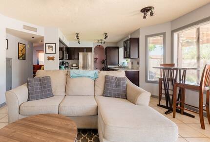 Sunlit Retreat Near South Mountain Trails - Phoenix, Arizona