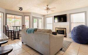 Sunlit Retreat Near South Mountain Trails - Phoenix, Arizona