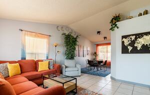 Sunlit Retreat Near South Mountain Trails - Phoenix, Arizona