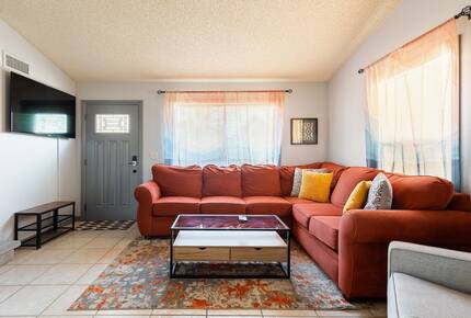 Sunlit Retreat Near South Mountain Trails - Phoenix, Arizona