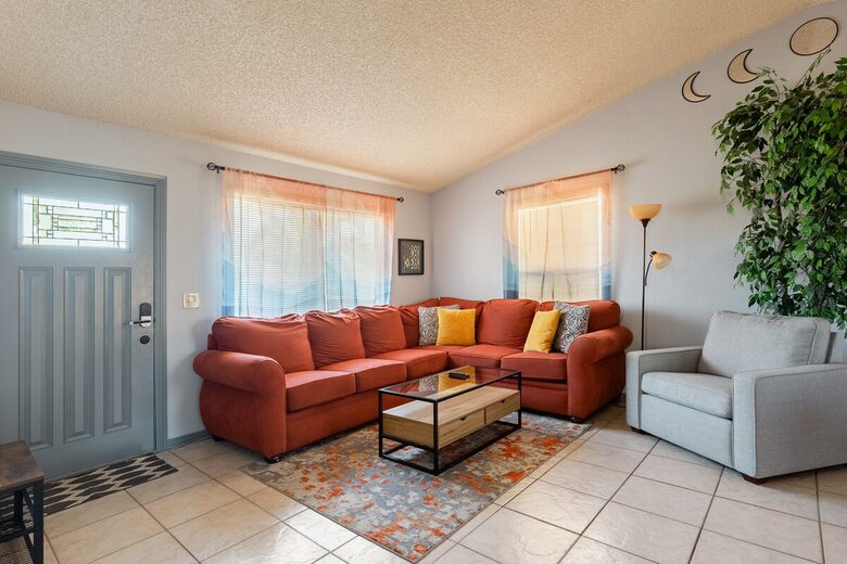 Sunlit Retreat Near South Mountain Trails - Phoenix, Arizona