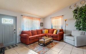 Sunlit Retreat Near South Mountain Trails - Phoenix, Arizona