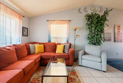 Sunlit Retreat Near South Mountain Trails - Phoenix, Arizona