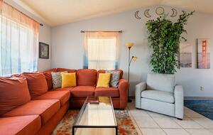 Sunlit Retreat Near South Mountain Trails - Phoenix, Arizona