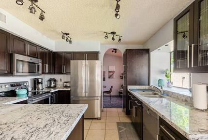 Sunlit Retreat Near South Mountain Trails - Phoenix, Arizona