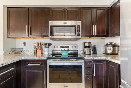 Sunlit Retreat Near South Mountain Trails - Phoenix, Arizona