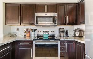 Sunlit Retreat Near South Mountain Trails - Phoenix, Arizona