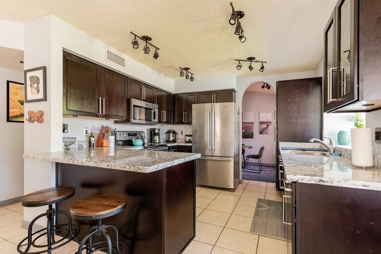 Sunlit Retreat Near South Mountain Trails - Phoenix, Arizona