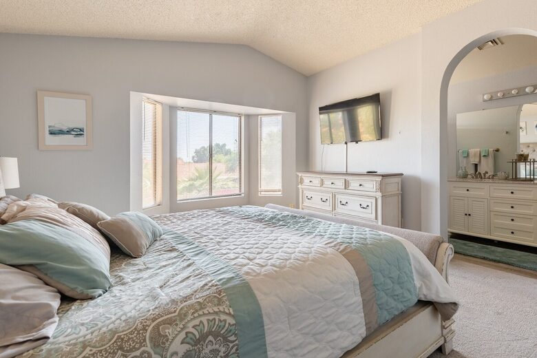 Sunlit Retreat Near South Mountain Trails - Phoenix, Arizona