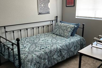 Sunlit Retreat Near South Mountain Trails - Phoenix, Arizona