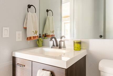 Sunlit Retreat Near South Mountain Trails - Phoenix, Arizona