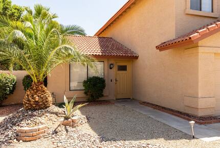 Sunlit Retreat Near South Mountain Trails - Phoenix, Arizona