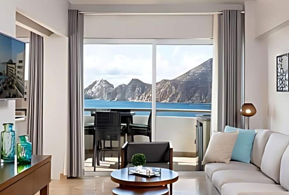 Bay View Executive Suite with Terrace Hot Tub at Corazón Cabo - Cabo San Lucas, Mexico