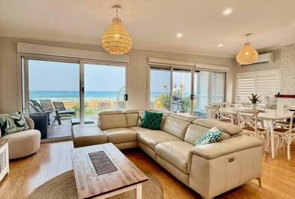 Absolute Beachfront Living with Forever Ocean Views & Sands at your Doorstep! - Palm Beach, Australia