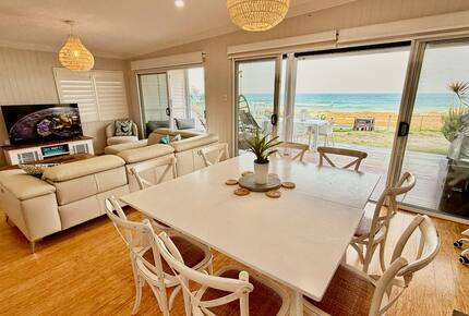 Absolute Beachfront Living with Forever Ocean Views & Sands at your Doorstep! - Palm Beach, Australia
