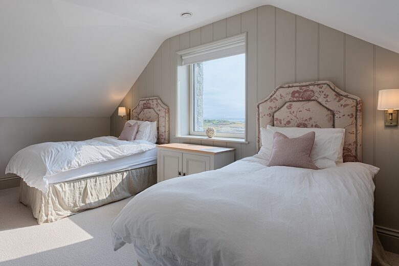 Oceanfront Elegance on the Wild Atlantic Way - Roundstone, Ireland
