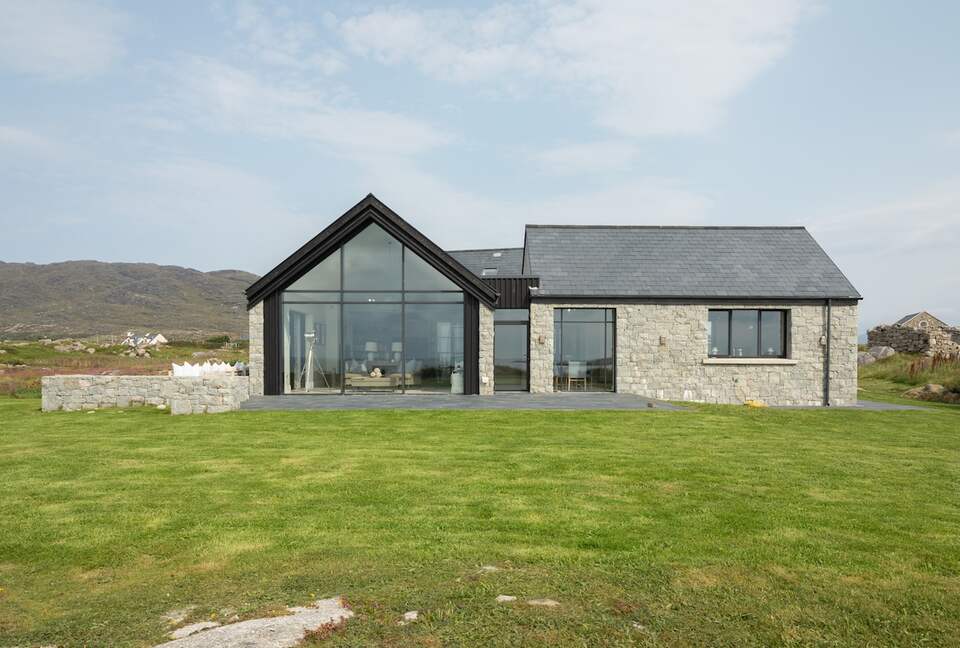 Oceanfront Elegance on the Wild Atlantic Way - Roundstone, Ireland