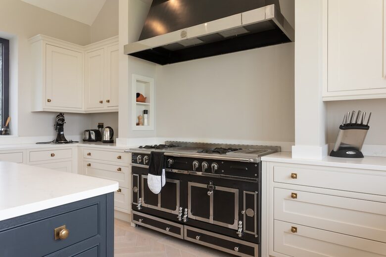 Oceanfront Elegance on the Wild Atlantic Way - Roundstone, Ireland