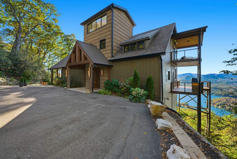 SkyHaüs at Lake Burton - Tiger, Georgia