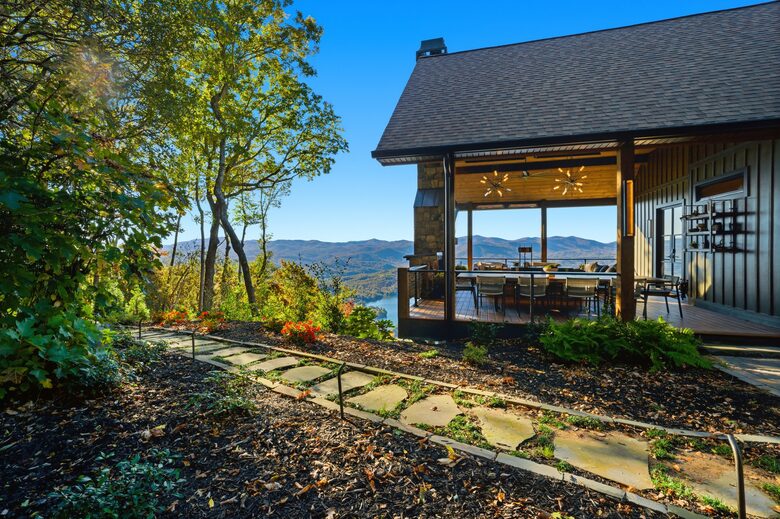 SkyHaüs at Lake Burton - Tiger, Georgia